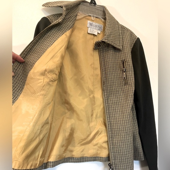 Worth, Size 4, wool/nylon, plaid/camel body w/black sleeves, excellent condition - Picture 2 of 10